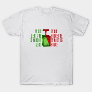 Le fil vert sur le bouton vert T-Shirt